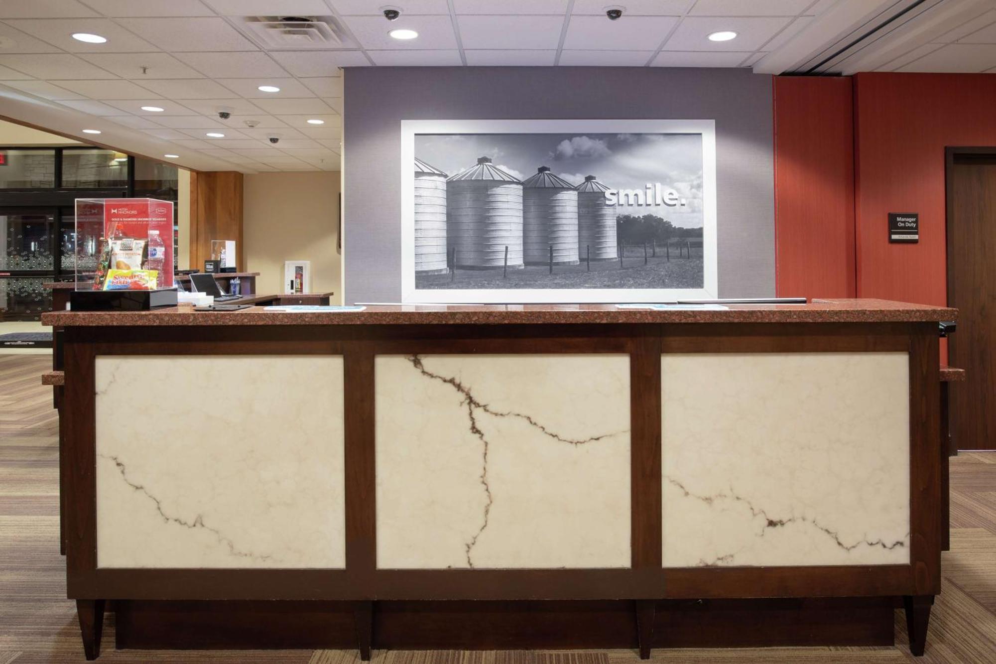 Hampton Inn & Suites I-35/Mulvane Exterior photo